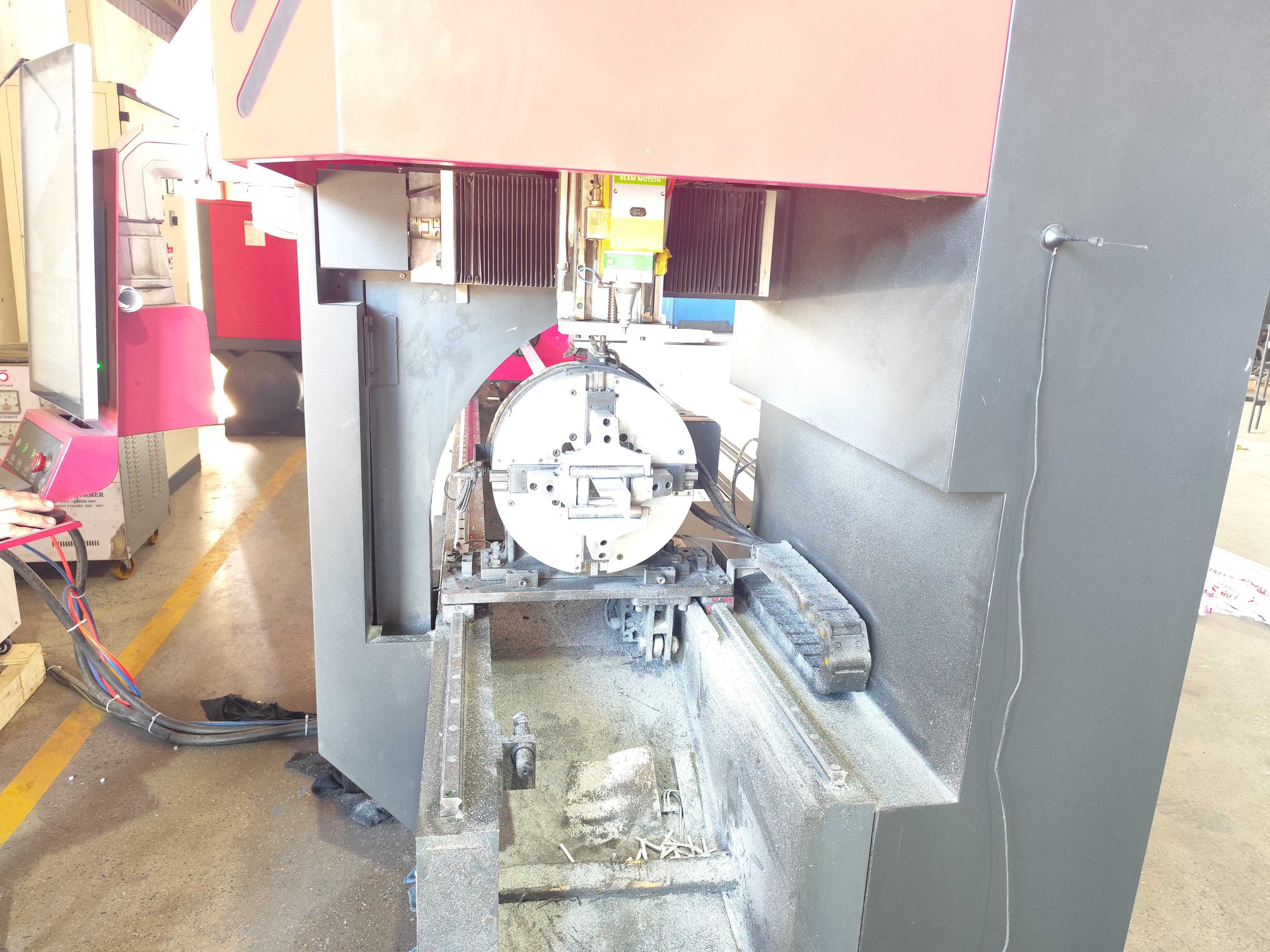 tube cutting machine.jpg
